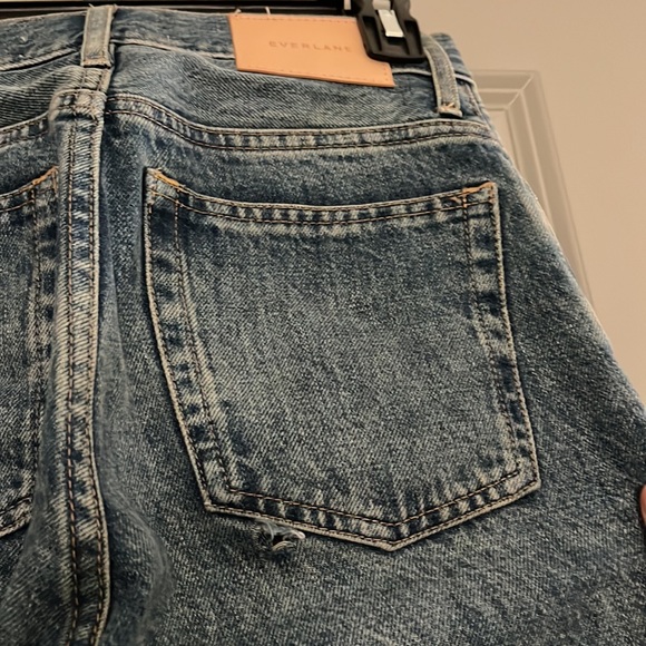 Everlane The '90s Cheeky Jean in Vintage Mid Blue - Picture 5 of 6